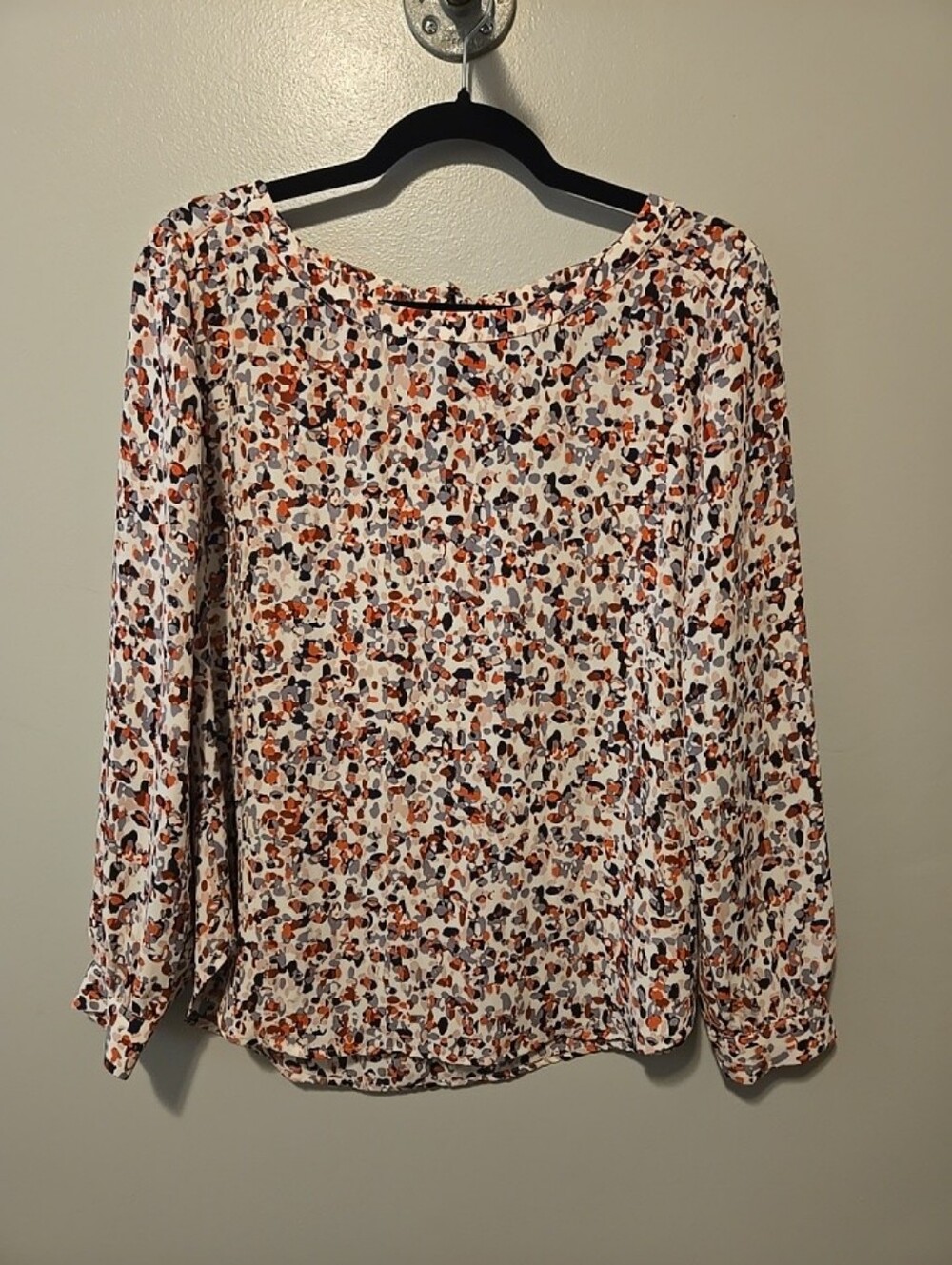 Loft Womens Petite M  Blouse. Multi Color Geo Patteren Long Sleeve